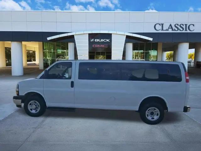 2023 Chevrolet Express Passenger RWD 3500 Extended Wheelbase LT