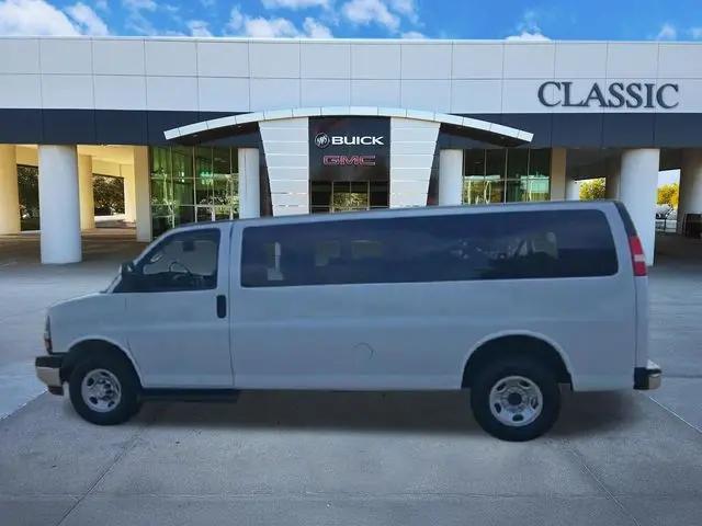 2023 Chevrolet Express Passenger RWD 3500 Extended Wheelbase LT