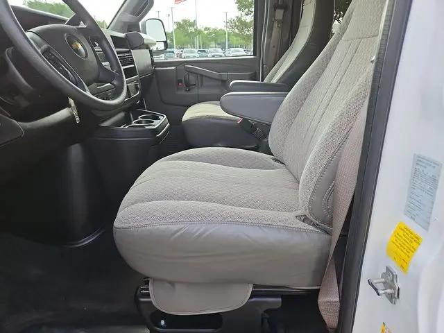 2023 Chevrolet Express Passenger RWD 3500 Extended Wheelbase LT