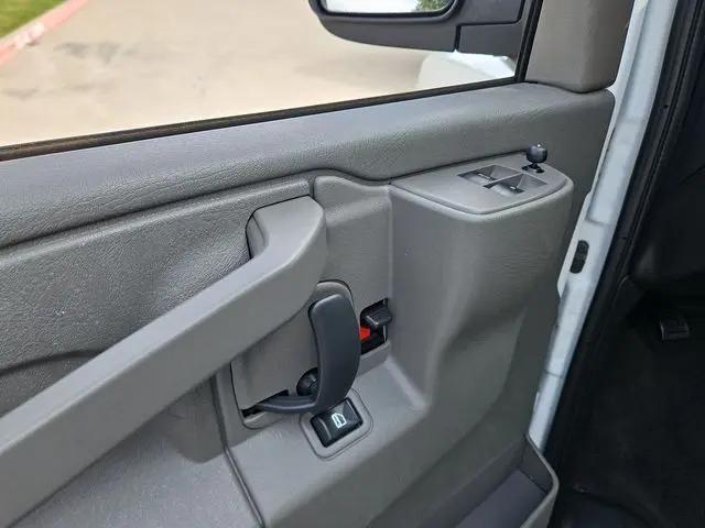 2023 Chevrolet Express Passenger RWD 3500 Extended Wheelbase LT