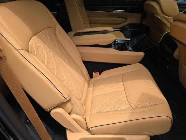 2026 Jeep Grand Wagoneer Summit Reserve 4x4