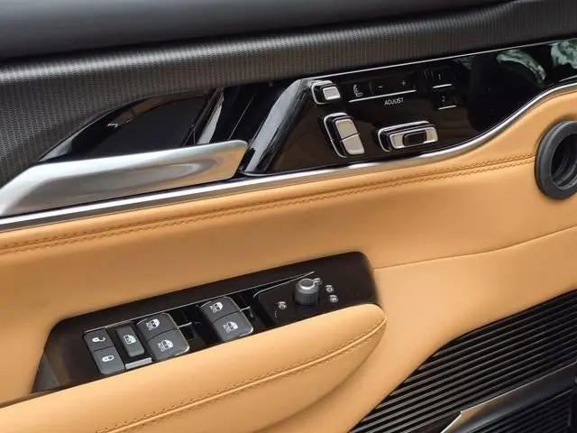 2026 Jeep Grand Wagoneer Summit Reserve 4x4