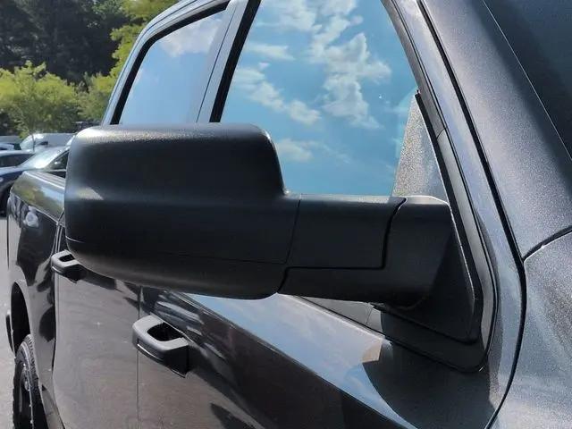 2026 Ram 1500 Express Crew Cab 4x4 5'7" Box