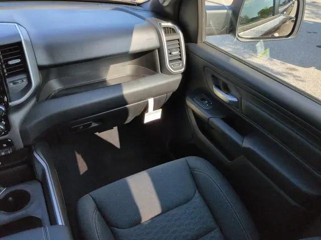 2026 Ram 1500 Express Crew Cab 4x4 5'7" Box
