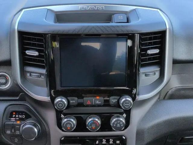 2026 Ram 1500 Express Crew Cab 4x4 5'7" Box