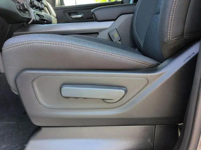 2026 Ram 1500 Express Crew Cab 4x4 5'7" Box