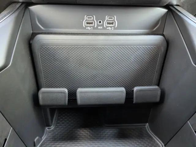 2026 Ram 1500 Express Crew Cab 4x4 5'7" Box