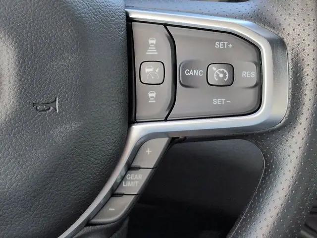2026 Ram 1500 Express Crew Cab 4x4 5'7" Box