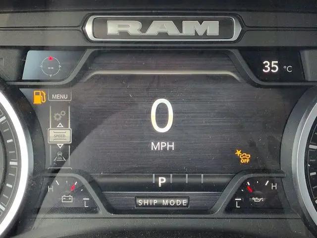 2026 Ram 1500 Express Crew Cab 4x4 5'7" Box