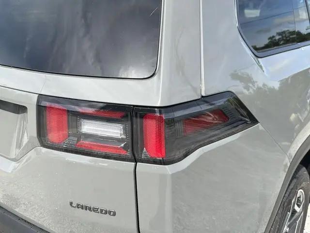 2026 Jeep Cherokee Laredo 4x4