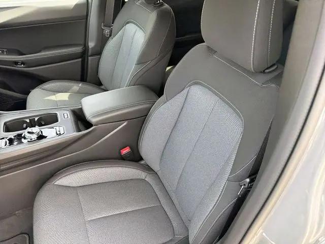 2026 Jeep Cherokee Laredo 4x4