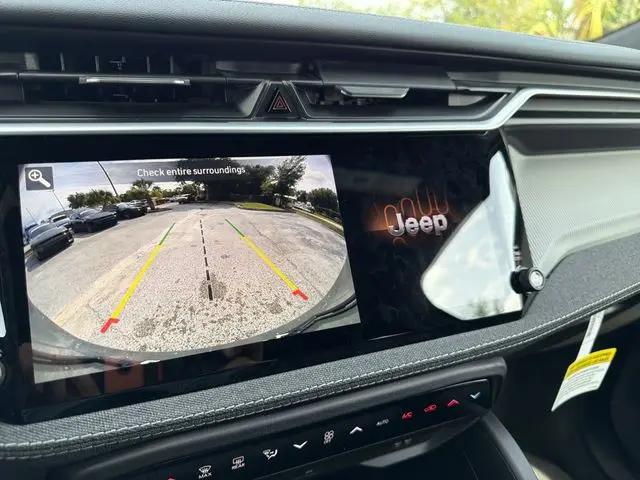2026 Jeep Cherokee Laredo 4x4