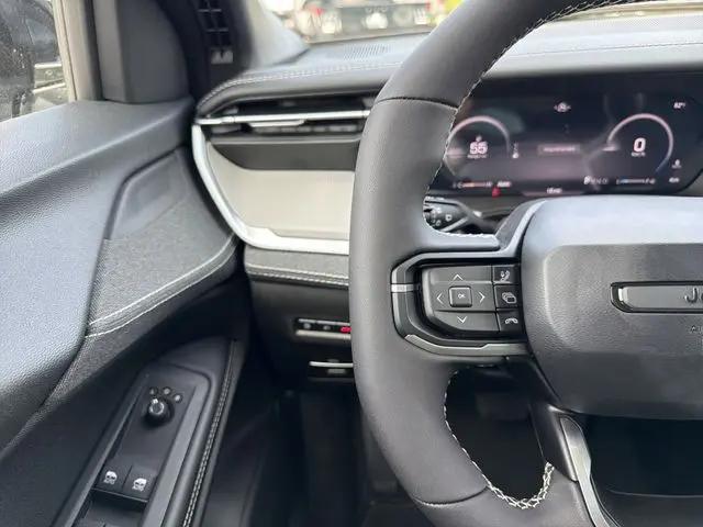 2026 Jeep Cherokee Laredo 4x4