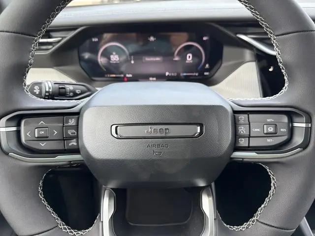 2026 Jeep Cherokee Laredo 4x4