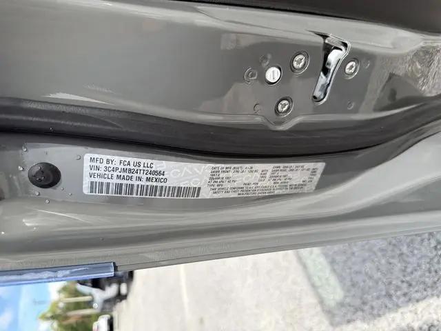 2026 Jeep Cherokee Laredo 4x4