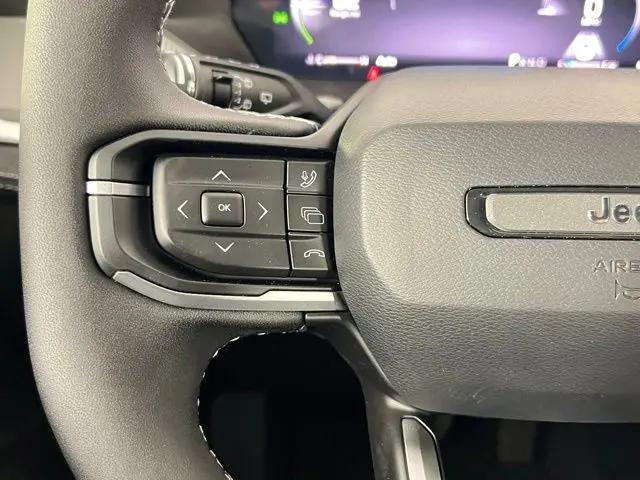 2026 Jeep Cherokee Laredo 4x4