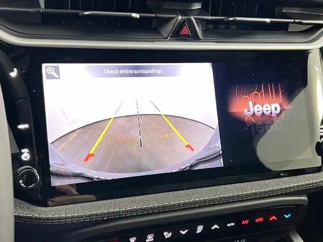 2026 Jeep Cherokee Laredo 4x4