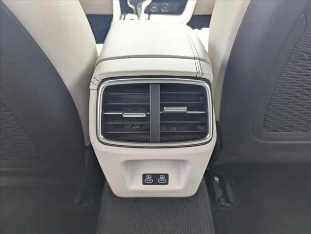 2025 Genesis G70 2.5T RWD