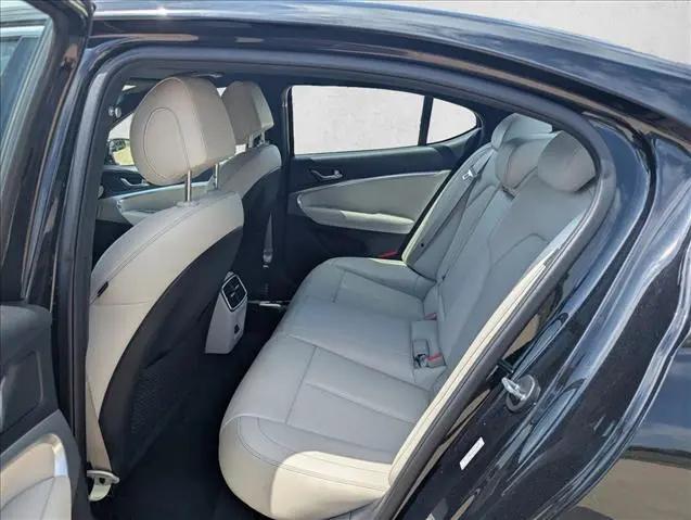 2025 Genesis G70 2.5T RWD