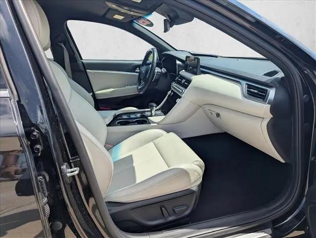 2025 Genesis G70 2.5T RWD
