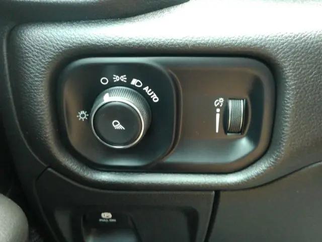 2025 Ram 1500 Tradesman Crew Cab 4x2 5'7" Box