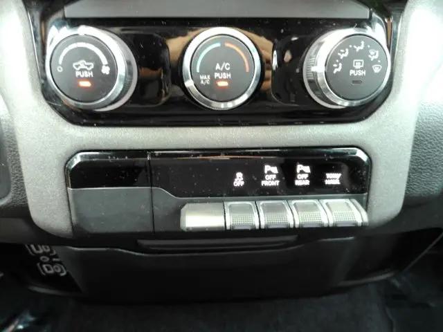 2025 Ram 1500 Tradesman Crew Cab 4x2 5'7" Box