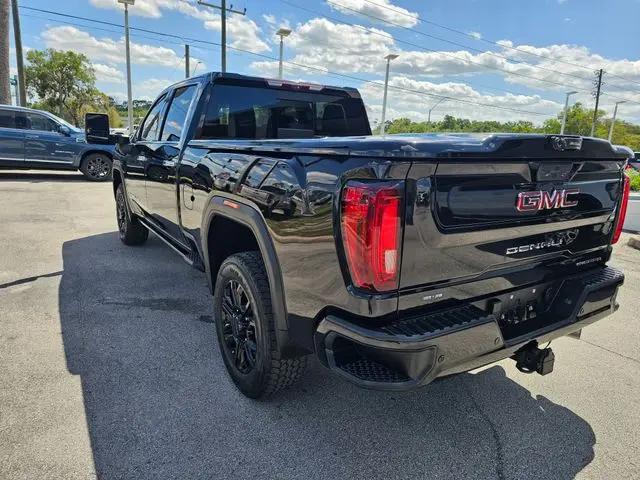 2022 GMC Sierra 2500HD 4WD Crew Cab Standard Bed Denali