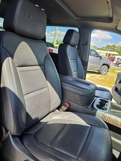 2022 GMC Sierra 2500HD 4WD Crew Cab Standard Bed Denali