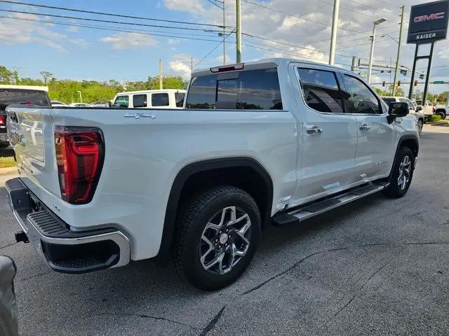 2026 GMC Sierra 1500 Crew Cab, Short Bed, SLT, 4WD