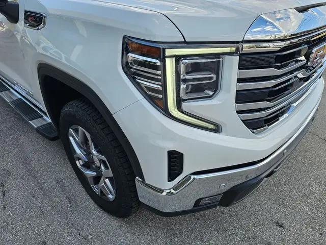 2026 GMC Sierra 1500 Crew Cab, Short Bed, SLT, 4WD