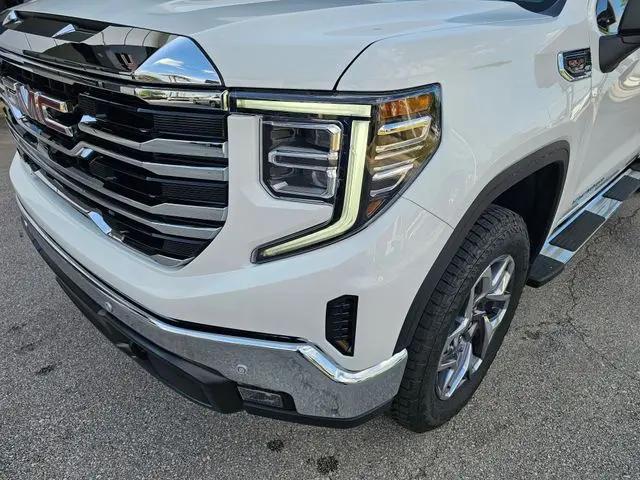 2026 GMC Sierra 1500 Crew Cab, Short Bed, SLT, 4WD