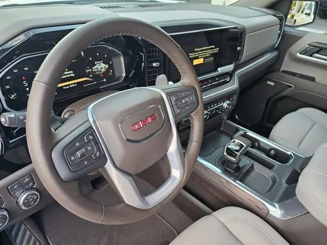 2026 GMC Sierra 1500 Crew Cab, Short Bed, SLT, 4WD