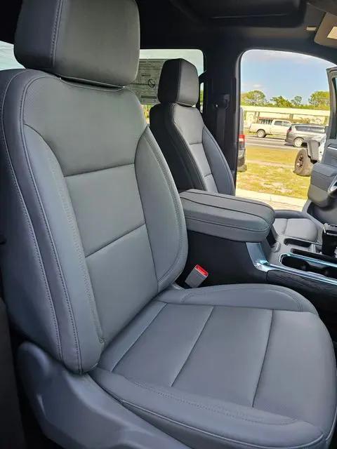2026 GMC Sierra 1500 Crew Cab, Short Bed, SLT, 4WD