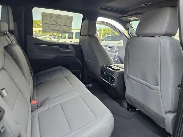 2026 GMC Sierra 1500 Crew Cab, Short Bed, SLT, 4WD