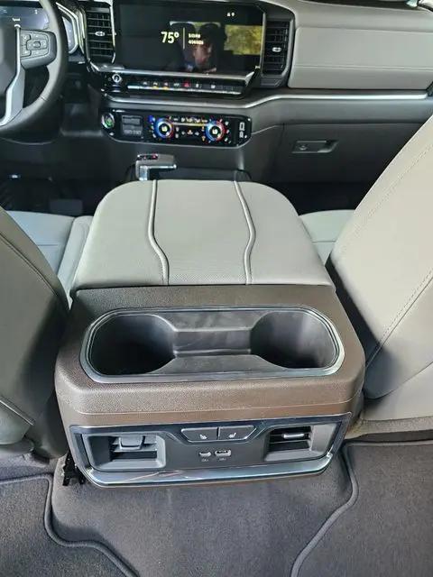 2026 GMC Sierra 1500 Crew Cab, Short Bed, SLT, 4WD