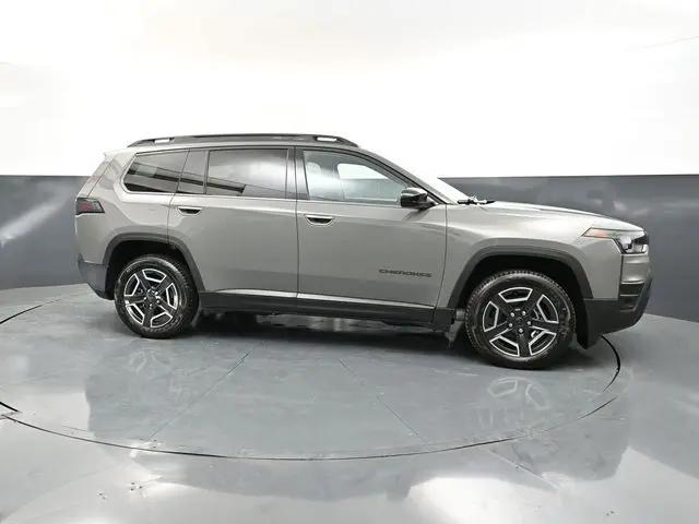 2026 Jeep Cherokee Laredo 4x4