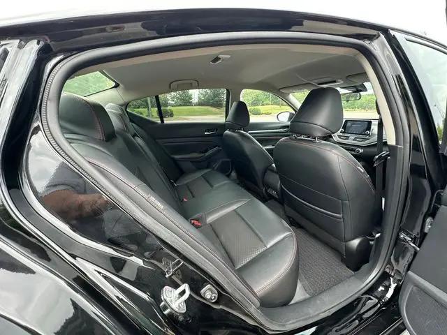 2023 Nissan Altima SR FWD