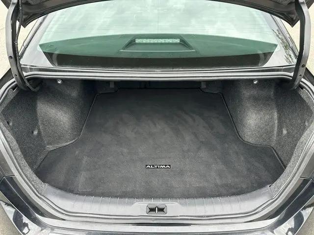 2023 Nissan Altima SR FWD