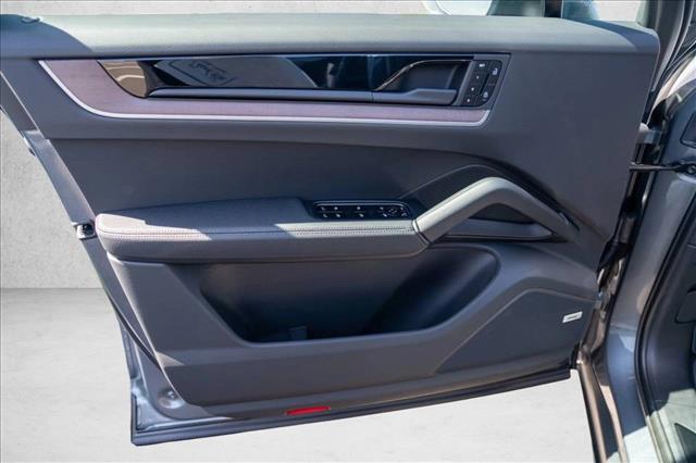 2026 Porsche Cayenne AWD