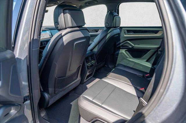 2026 Porsche Cayenne AWD