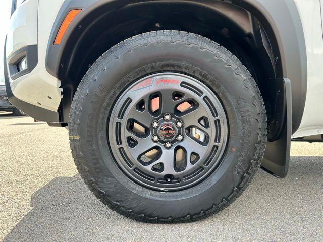 2026 Nissan Frontier Crew Cab Long Bed PRO-4X 4x4