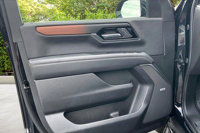2025 GMC Yukon 4WD Denali