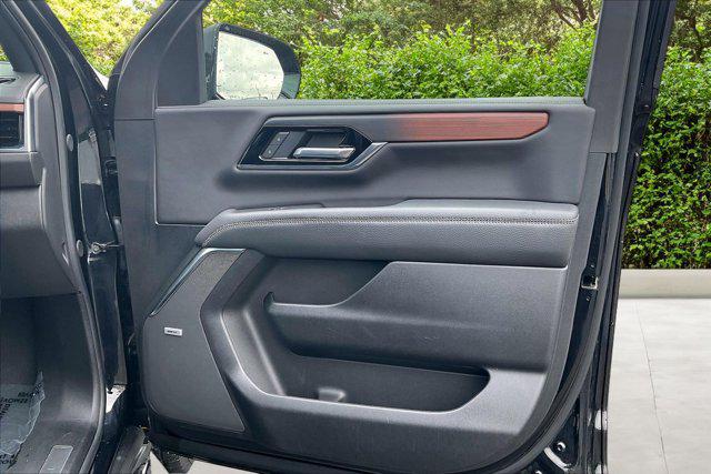 2025 GMC Yukon 4WD Denali