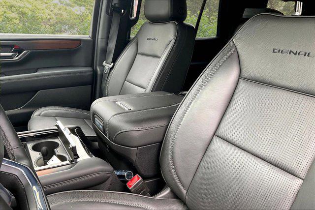 2025 GMC Yukon 4WD Denali