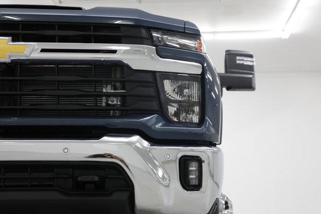 2026 Chevrolet Silverado 3500HD Crew Cab, Long Bed, LT Dual Rear Wheel, RWD