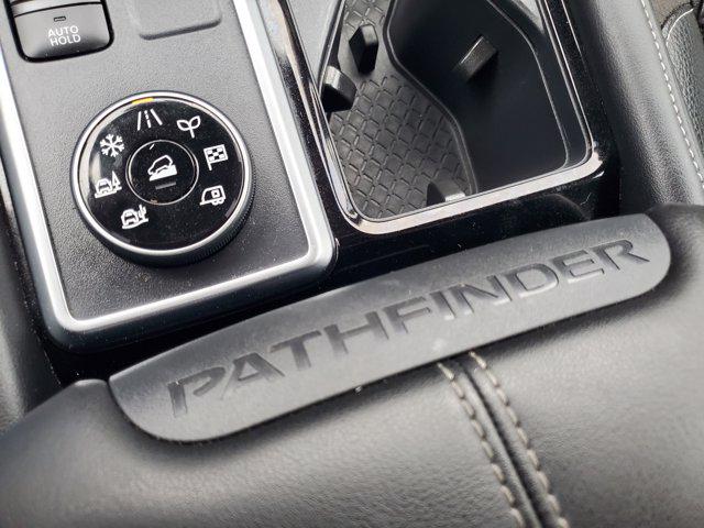 2025 Nissan Pathfinder SL 4WD