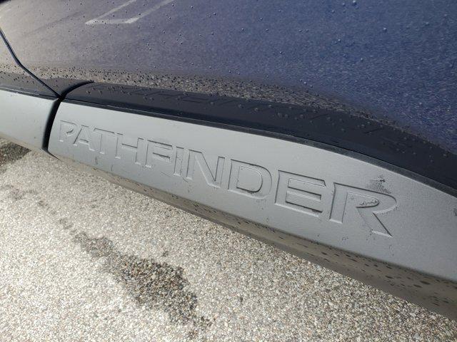 2025 Nissan Pathfinder SL 4WD