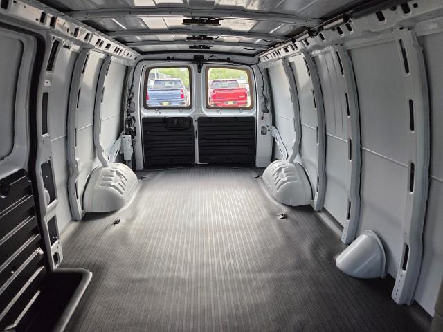 2026 Chevrolet Express Cargo Van 3500 Extended Wheelbase, WT, RWD