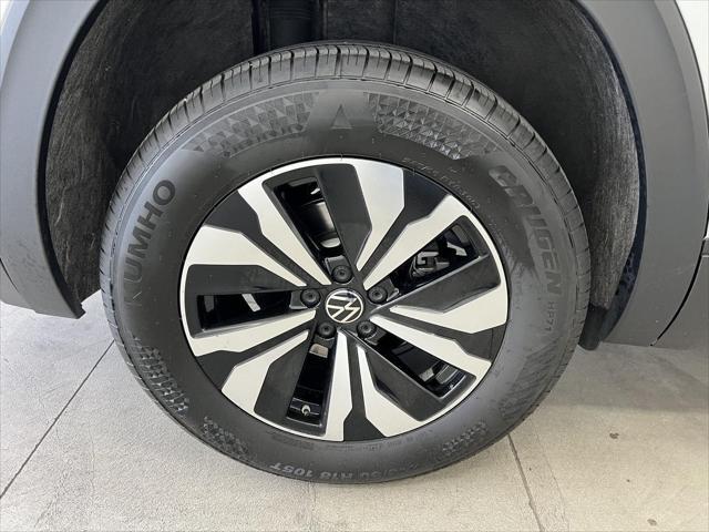 2025 Volkswagen Atlas 2.0T SE