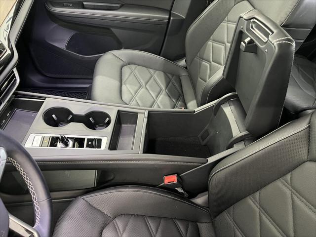 2025 Volkswagen Atlas 2.0T SE